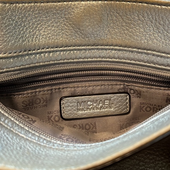 Michael Kors silver leather bag - Picture 2 of 3